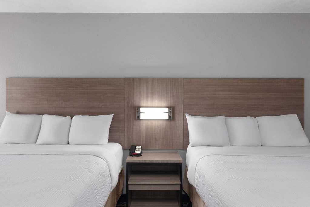 Baymont By Wyndham Mobile/tillmans Corner Hotel Tillmans Corner