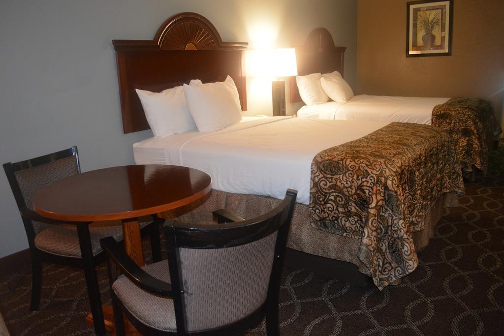 Baymont By Wyndham Mobile/tillmans Corner Hotel 2*