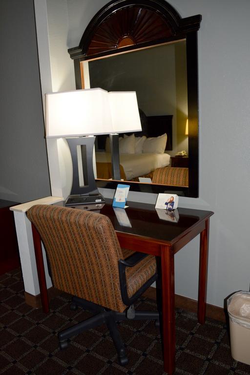 Baymont By Wyndham Mobile/tillmans Corner